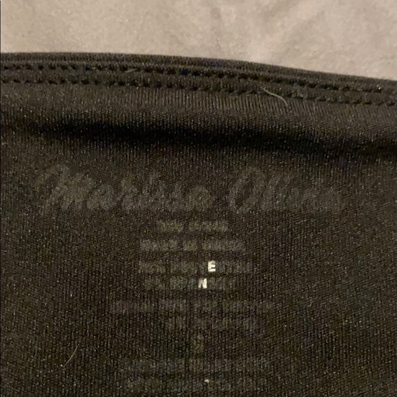 Black leggings with pockets, see through bottoms - Picture 4 of 4